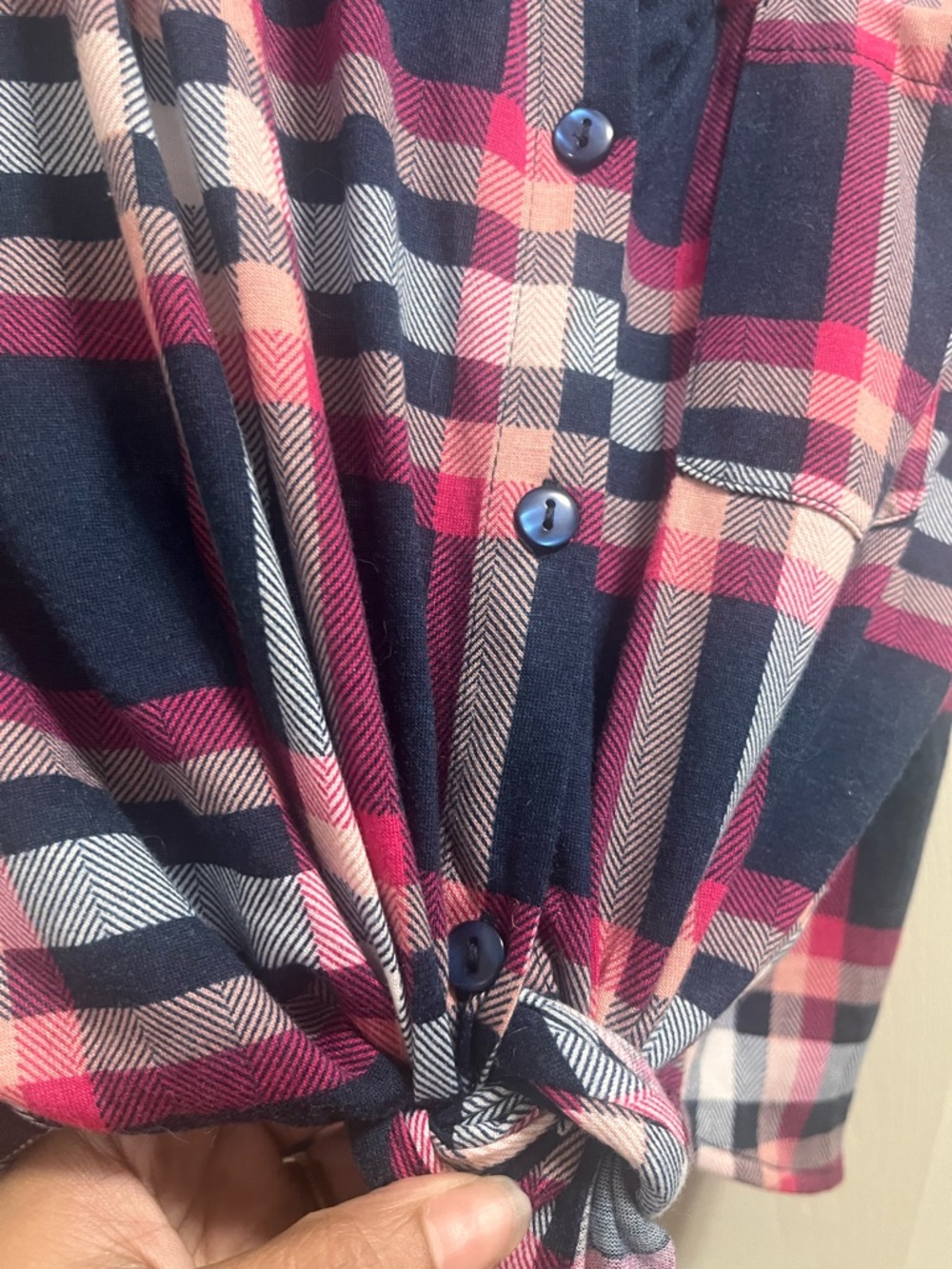 Sleeveless Tie-Front Plaid crop Shirt - Navy & Pink - Picture 3 of 5